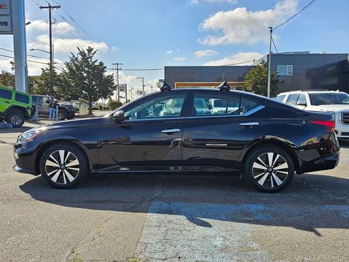 2021 Nissan Altima 2.5 SV