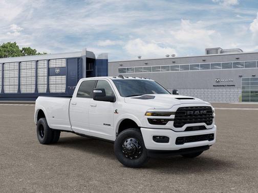 Bright White Clearcoat 2026 RAM 3500 Limited Crew Cab 4x4 8' Box