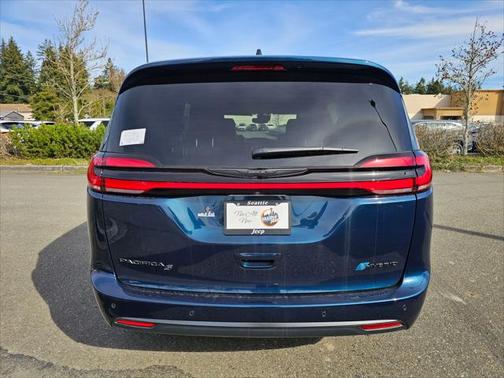 2025 Chrysler Pacifica Hybrid Premium S Appearance Pkg
