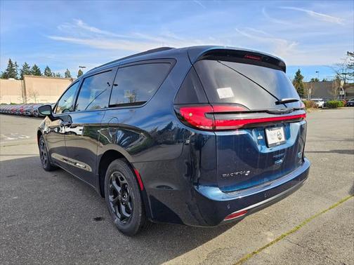 2025 Chrysler Pacifica Hybrid Premium S Appearance Pkg