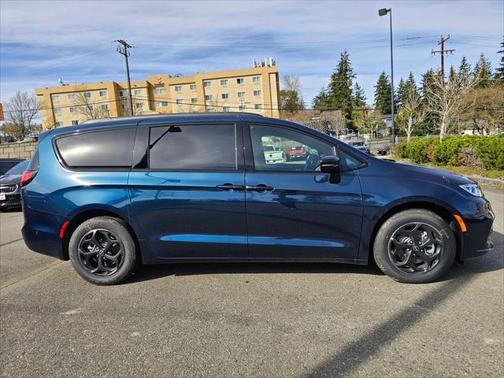 2025 Chrysler Pacifica Hybrid Premium S Appearance Pkg