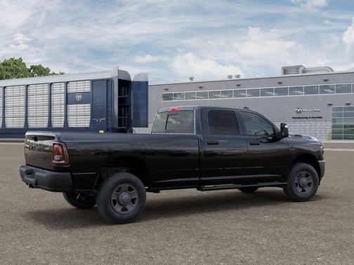 Diamond Black Crystal Pearlcoat 2026 RAM 3500 Tradesman Crew Cab 4x4 8' Box