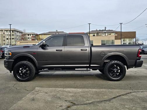 2022 RAM 2500 Laramie Crew Cab 4x4 6'4' Box