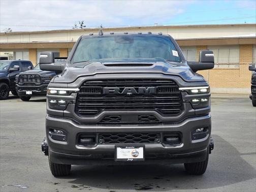 2025 RAM 3500 Laramie Crew Cab 4x4 8' Box