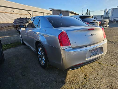 2015 Chrysler 300 Limited