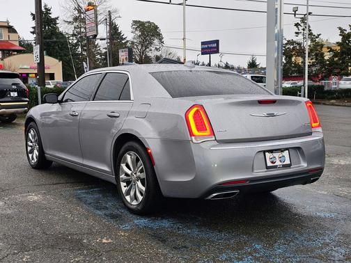 2015 Chrysler 300 Limited