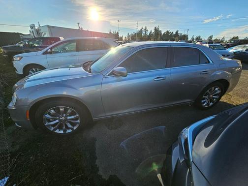 2015 Chrysler 300 Limited