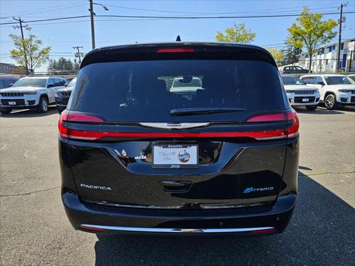 2025 Chrysler Pacifica Hybrid Select