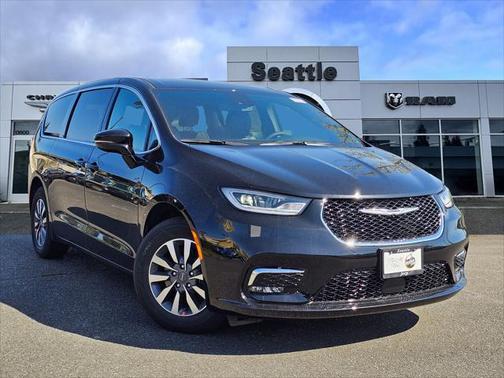 2025 Chrysler Pacifica Hybrid Select