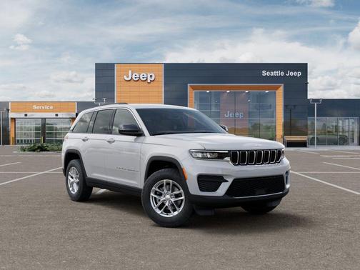 Bright White Clearcoat 2026 Jeep Grand Cherokee Altitude