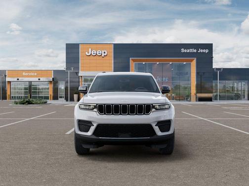 Bright White Clearcoat 2026 Jeep Grand Cherokee Altitude
