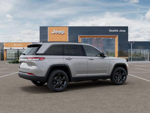 Silver Zynith 2026 Jeep Grand Cherokee Limited