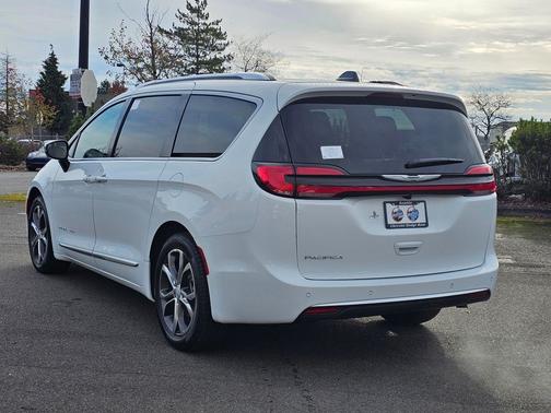 2026 Chrysler Pacifica L