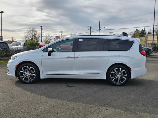 2026 Chrysler Pacifica L