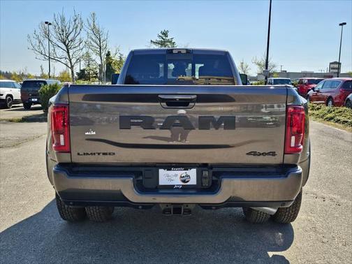 2025 RAM 3500 Limited Crew Cab 4x4 8' Box