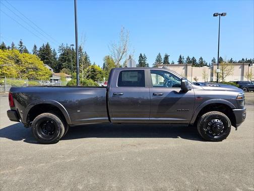 2025 RAM 3500 Limited Crew Cab 4x4 8' Box