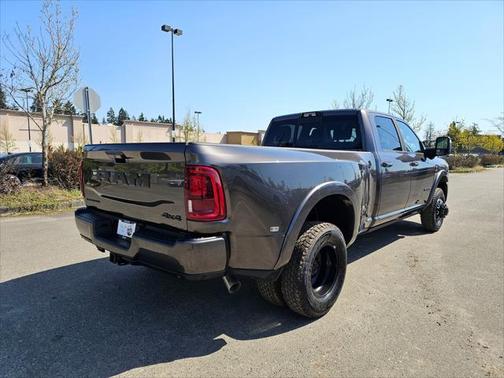 2025 RAM 3500 Limited Crew Cab 4x4 8' Box