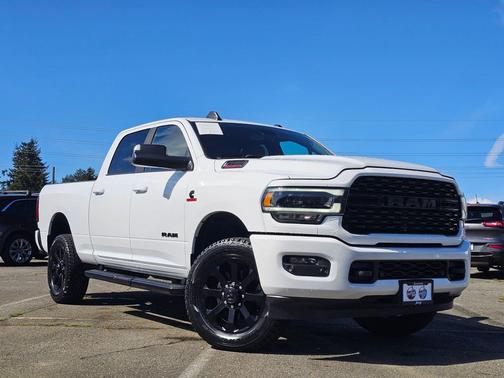 Bright White 2022 RAM 2500 Big Horn Crew Cab 4x4 6'4' Box