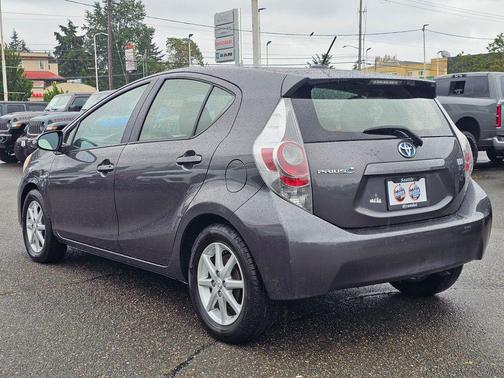 Magnetic Gray Metallic 2014 Toyota Prius c Three