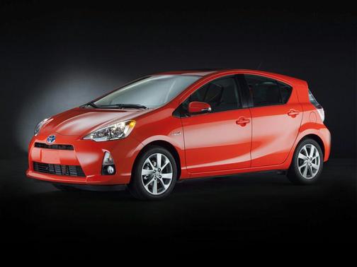 Magnetic Gray Metallic 2014 Toyota Prius c Three