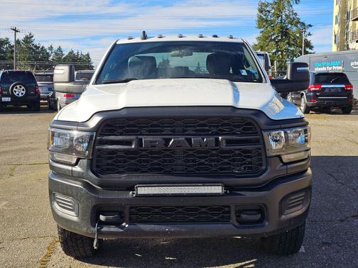 2024 RAM 3500 Tradesman Crew Cab 4x4 6'4' Box