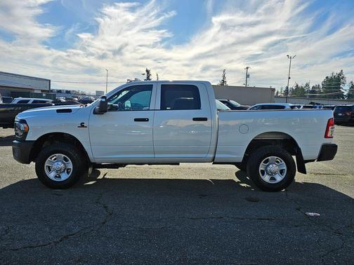 Bright White Clearcoat 2024 RAM 3500 Tradesman Crew Cab 4x4 6'4' Box