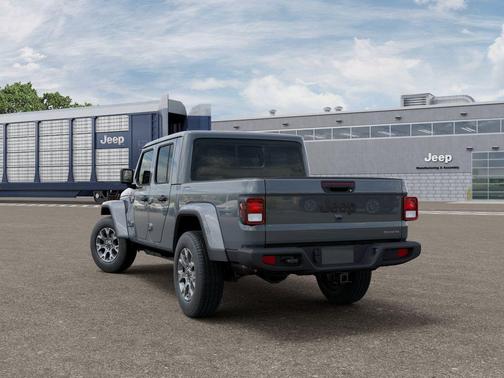 Anvil Clearcoat 2026 Jeep Gladiator Sahara 4x4