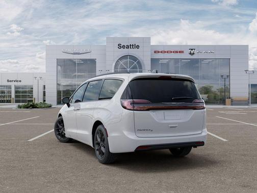 Bright White Clearcoat 2026 Chrysler Pacifica L