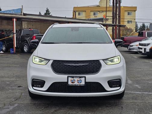 2026 Chrysler Pacifica L