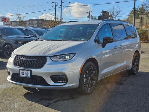 2026 Chrysler Pacifica L