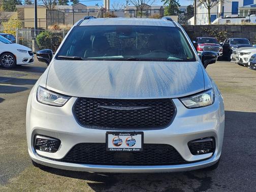 2026 Chrysler Pacifica L