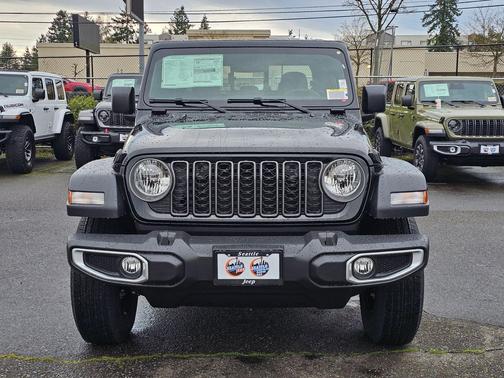 2026 Jeep Gladiator Sport