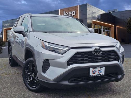 Silver Sky Metallic 2022 Toyota RAV4 XLE