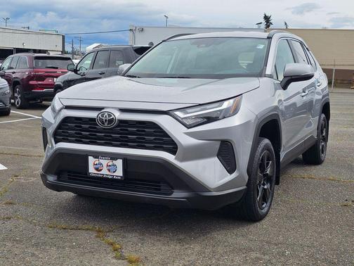 Silver Sky Metallic 2022 Toyota RAV4 XLE