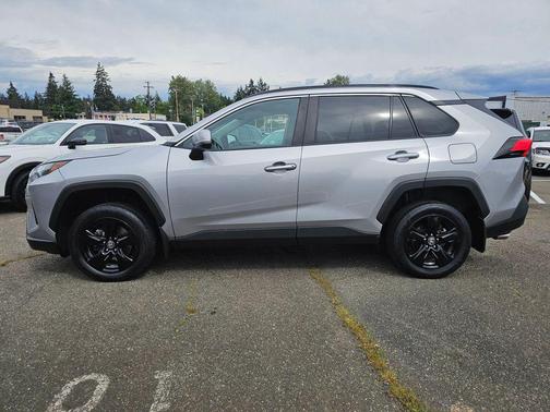 Silver Sky Metallic 2022 Toyota RAV4 XLE
