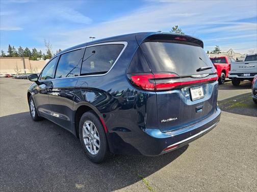 2025 Chrysler Pacifica L