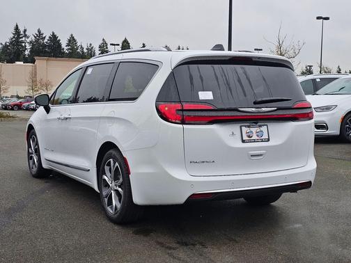 2026 Chrysler Pacifica L
