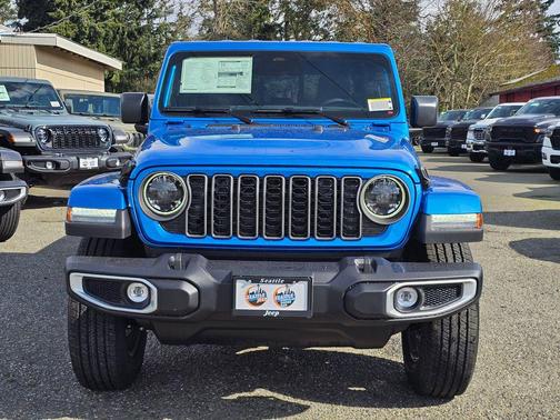 Hydro Blue Pearlcoat 2026 Jeep Gladiator Sahara 4x4