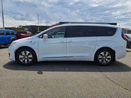 Bright White Clearcoat 2018 Chrysler Pacifica Hybrid Limited