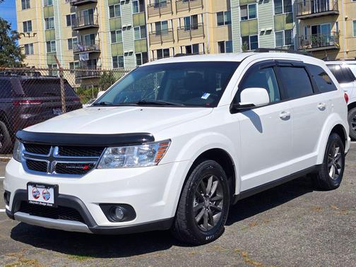 White 2015 Dodge Journey SXT