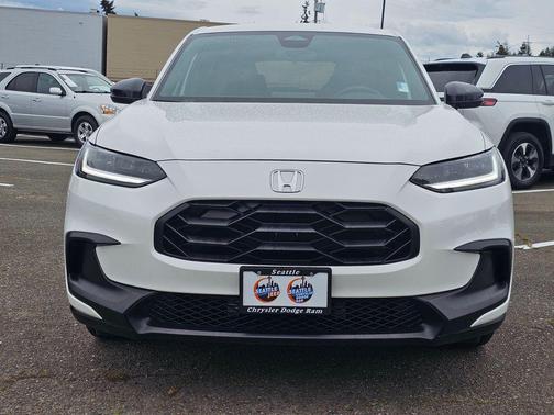 Platinum White Pearl 2024 Honda HR-V Sport