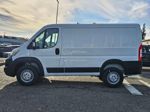 2025 RAM ProMaster 1500 Low Roof