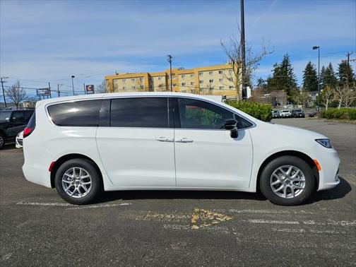 2025 Chrysler Pacifica L