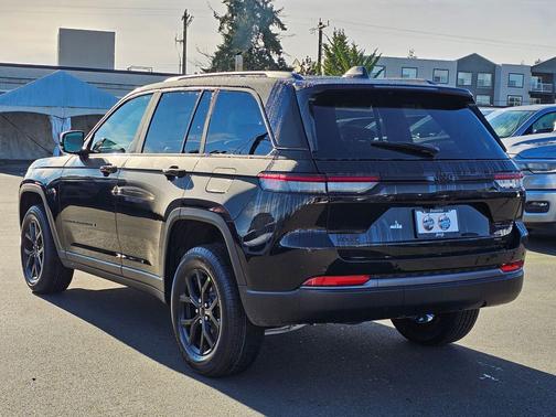 2026 Jeep Grand Cherokee Altitude