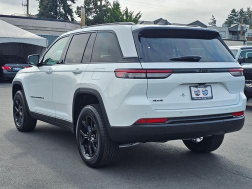 2025 Jeep Grand Cherokee Altitude