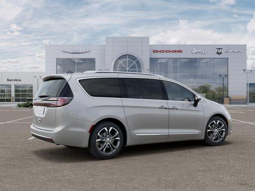 Silver Mist Clearcoat 2026 Chrysler Pacifica L