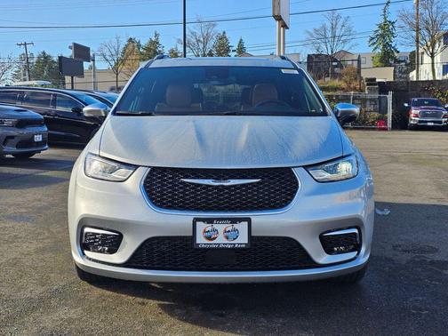 Silver Mist Clearcoat 2026 Chrysler Pacifica L