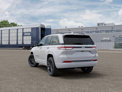 Bright White Clearcoat 2026 Jeep Grand Cherokee Limited