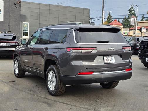 2025 Jeep Grand Cherokee L Laredo