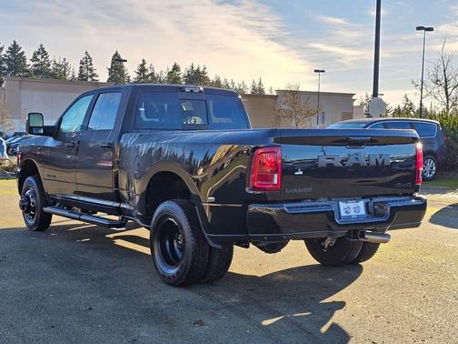 2026 RAM 3500 Laramie Crew Cab 4x4 8' Box